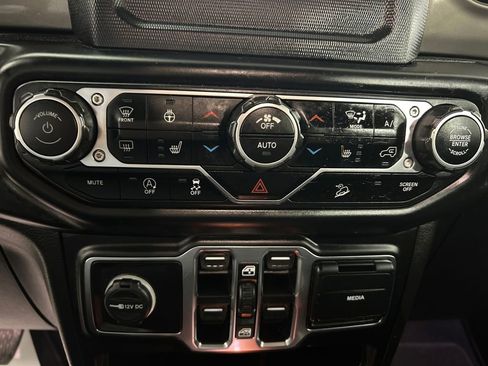 Used 2020 Jeep Wrangler Unlimited Sport S image 23