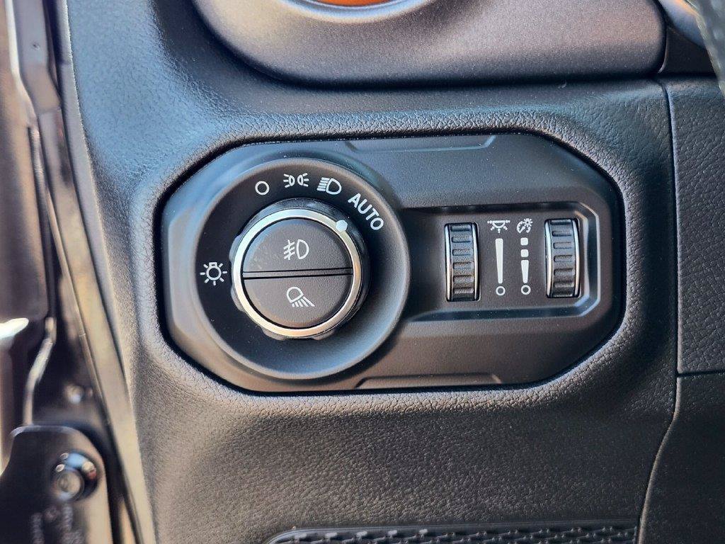 Used 2021 Jeep Gladiator Mojave AWD/4WD image 20