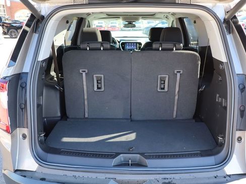 Used 2023 GMC Acadia SLE w/ Driver Convenience Package image 38