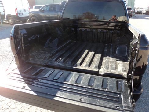 Used 2022 Nissan Frontier S w/ Technology Package image 6