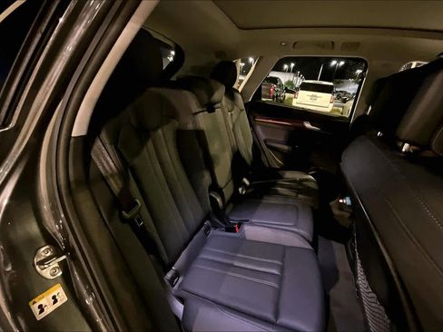 Used 2021 Audi Q5 e Prestige w/ Prestige Package image 20