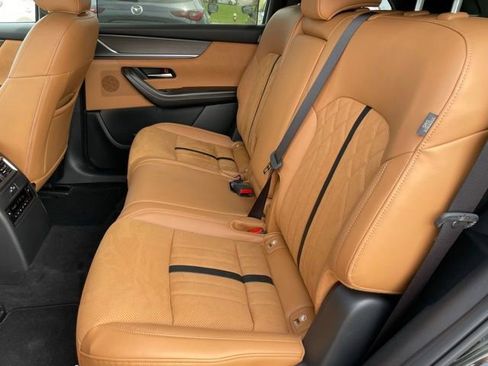 Certified 2025 MAZDA CX-70 3.3 Turbo S w/ Premium Plus AWD/4WD image 9