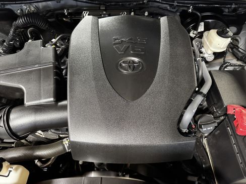 Used 2021 Toyota Tacoma SR5 image 32