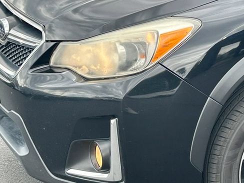 Used 2017 Subaru Crosstrek 2.0i Premium AWD/4WD image 11