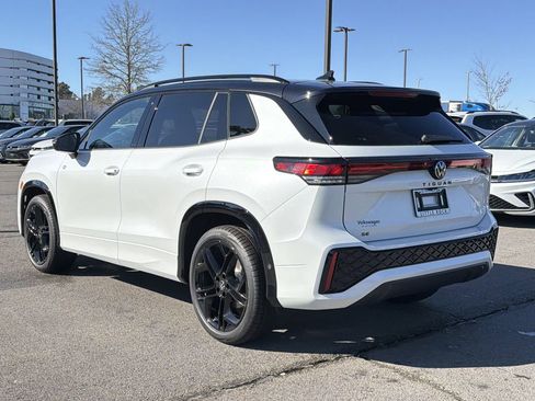 New 2026 Volkswagen Tiguan SE R-Line image 3