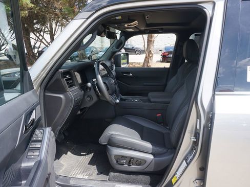 Used 2024 Lexus GX 550 AWD/4WD image 2