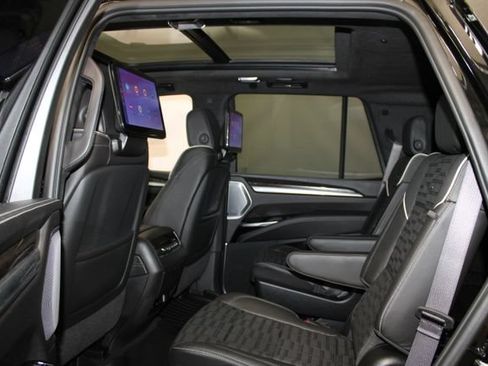 Used 2026 Cadillac Escalade Platinum Sport w/ LPO, ONYX Package AWD/4WD image 10