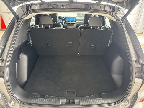 Used 2024 Ford Escape Platinum image 31