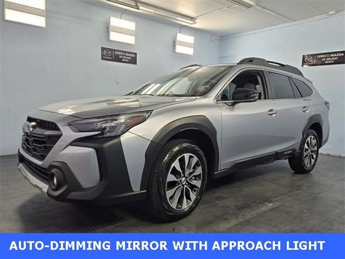 Used 2025 Subaru Outback Limited image 3