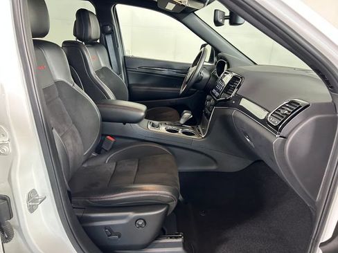Used 2019 Jeep Grand Cherokee Trailhawk AWD/4WD image 28