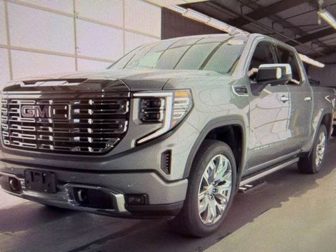 Used 2023 GMC Sierra 1500 Denali w/ Denali Reserve Package AWD/4WD image 2