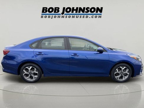 Used 2020 Kia Forte LXS FWD image 2