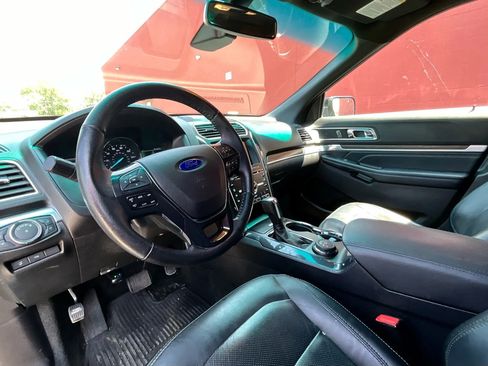 Used 2016 Ford Explorer Limited w/ Equipment Group 301A image 9