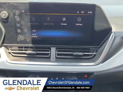 Certified 2025 Chevrolet Trax LT FWD image 25