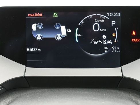 Used 2025 Toyota Prius Plug-In Hybrid image 12