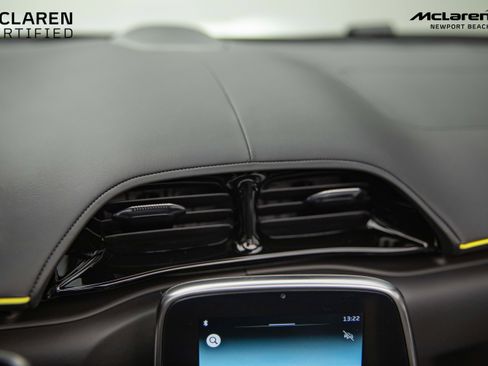 Used 2025 McLaren Artura Spider image 28