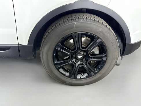 Used 2018 Land Rover Range Rover Evoque SE image 32