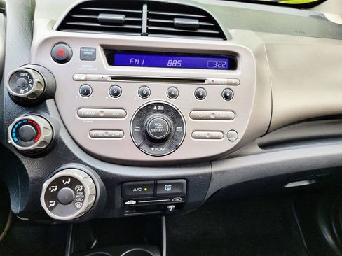 Used 2013 Honda Fit image 37