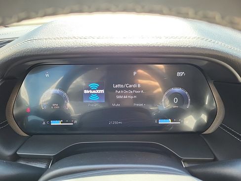 Used 2021 Jeep Grand Cherokee L Limited image 19