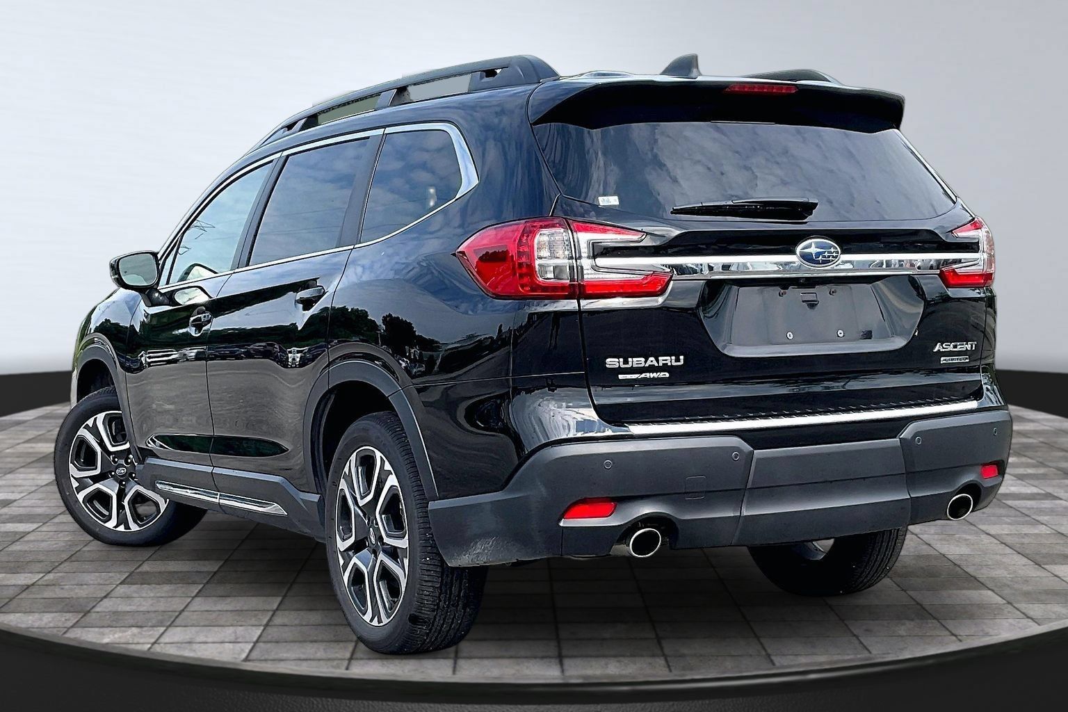 Used 2025 Subaru Ascent Limited AWD/4WD image 11