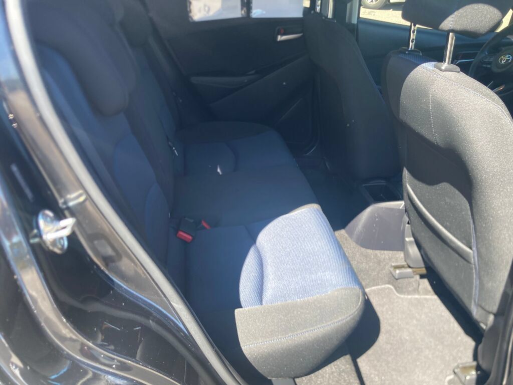 Used 2020 Toyota Yaris LE FWD image 17