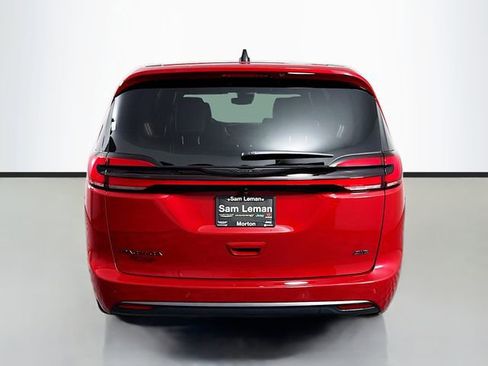 New 2026 Chrysler Pacifica Select AWD/4WD image 6