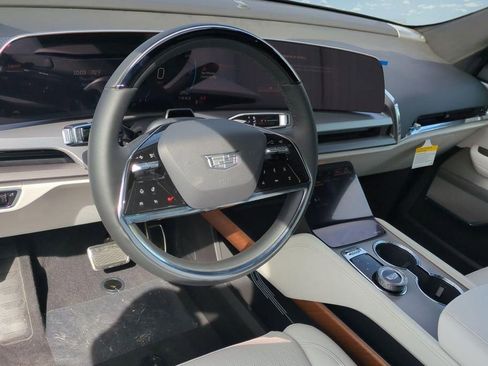 New 2026 Cadillac Vistiq Luxury AWD/4WD image 6