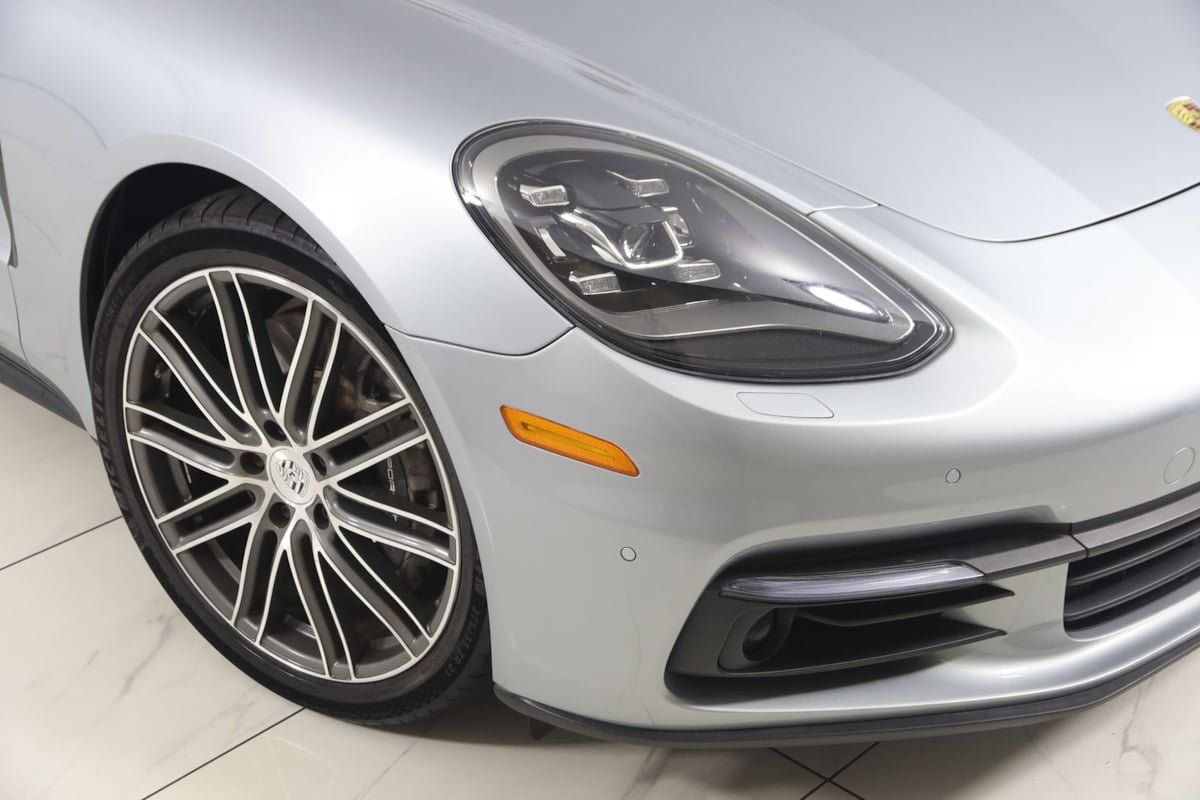 Used 2018 Porsche Panamera 4 AWD/4WD image 24