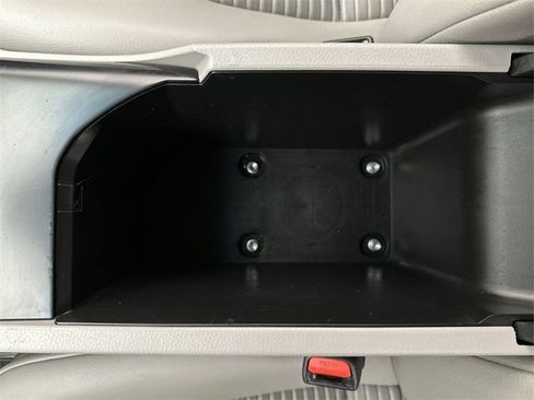 Used 2018 Toyota Camry LE image 20