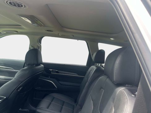 Certified 2024 Kia Telluride SX w/ Towing Package FWD image 11