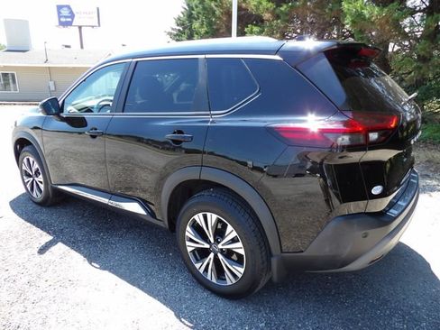Used 2023 Nissan Rogue SV w/ SV Premium Package AWD/4WD image 3