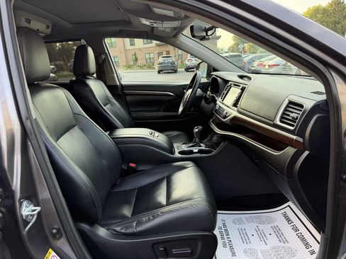 Used 2015 Toyota Highlander Limited AWD/4WD image 10