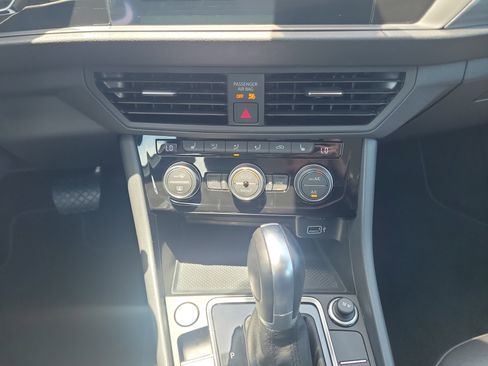 Used 2019 Volkswagen Jetta SEL FWD image 15