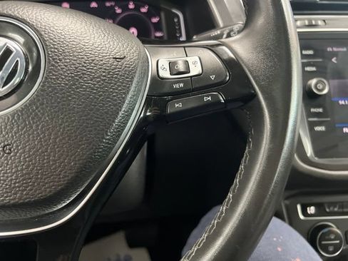 Used 2020 Volkswagen Tiguan SEL AWD/4WD image 24