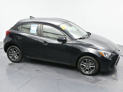 Used 2020 Toyota Yaris LE image 37