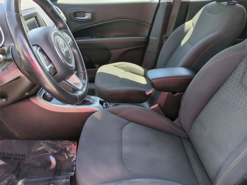 Used 2019 Jeep Compass Sport w/ Cold Weather Group AWD/4WD image 14