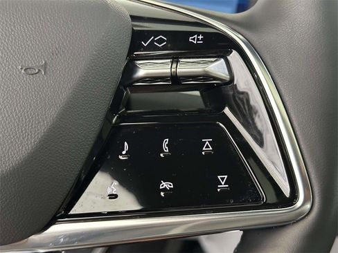 Certified 2024 Cadillac Lyriq Luxury image 30