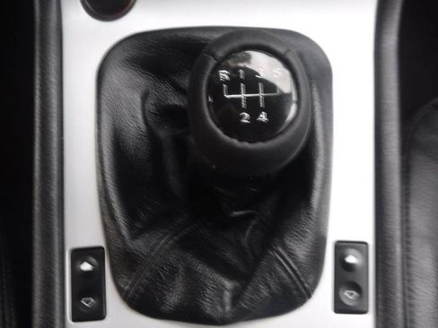 Used 2001 BMW Z3 2.5i RWD image 32