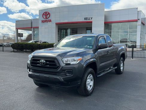 Used 2022 Toyota Tacoma SR image 1