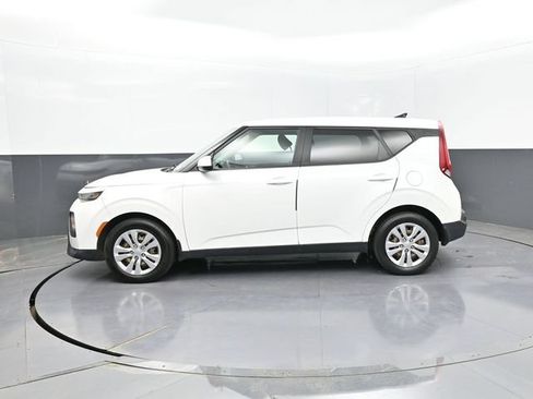 Used 2020 Kia Soul LX FWD image 3