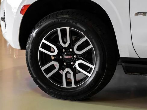 Used 2021 GMC Yukon AT4 w/ AT4 Premium Package AWD/4WD image 58