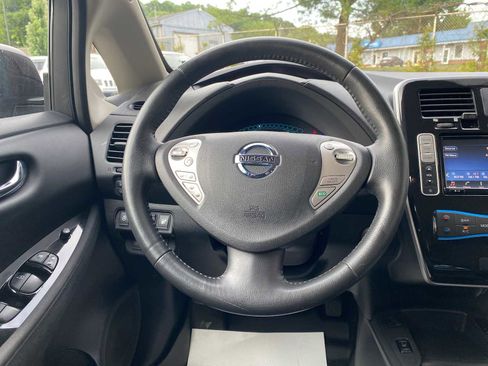 Used 2016 Nissan Leaf SV FWD image 15