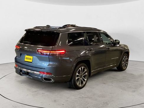 Used 2022 Jeep Grand Cherokee L Overland w/ Luxury Tech Group IV AWD/4WD image 5