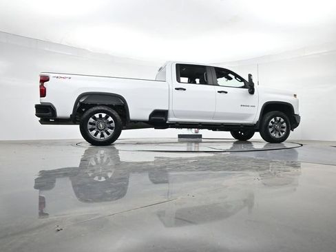 Used 2025 Chevrolet Silverado 2500 Custom AWD/4WD image 29