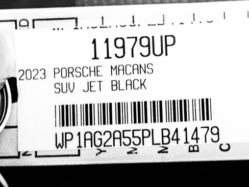 Certified 2023 Porsche Macan S AWD/4WD image 30