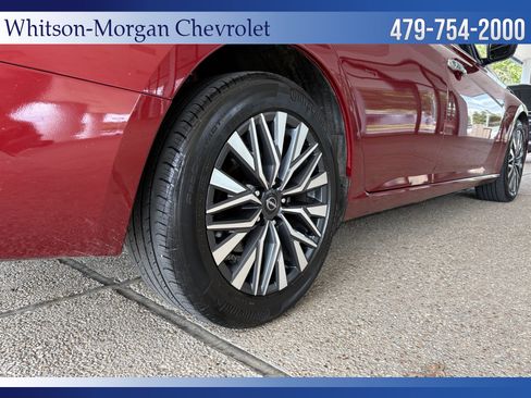 Used 2024 Nissan Altima 2.5 SV FWD image 31