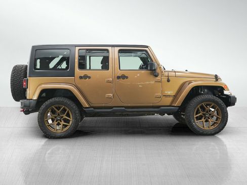Used 2015 Jeep Wrangler Unlimited Sahara w/ Connectivity Group AWD/4WD image 6