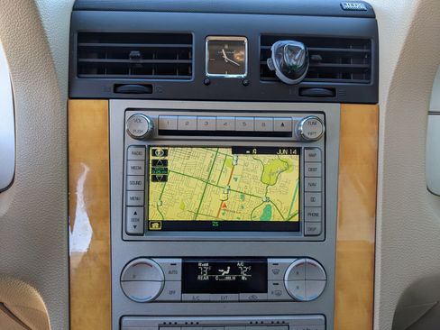 Used 2010 Lincoln Navigator Base image 28