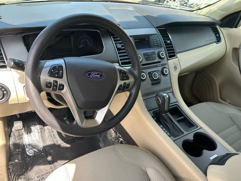 Used 2017 Ford Taurus SE FWD image 14