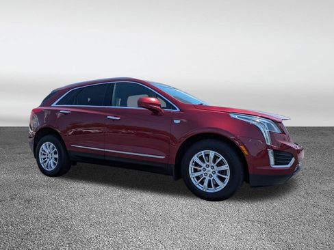 Used 2018 Cadillac XT5 AWD image 3